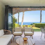 La Casa Del Faro De *